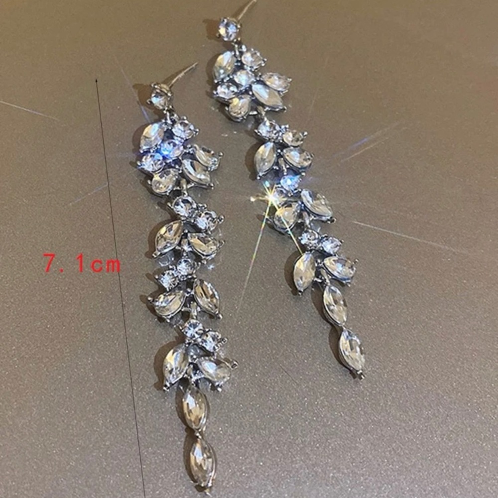 Rhinestone Decor Drop Earrings - Picture 4 of 4